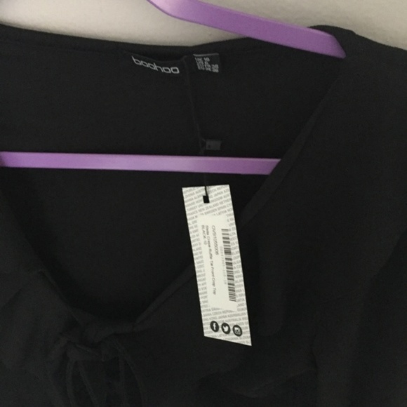 NWT Boohoo Front Black Front Tie Cropped Blouse Top - Picture 5 of 6